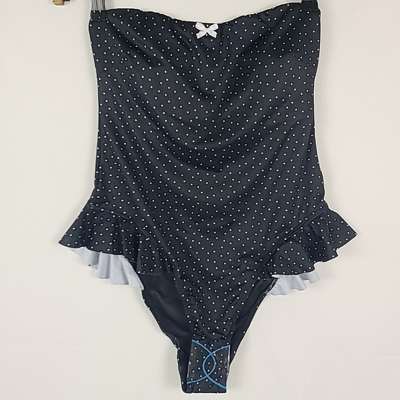 NEW ASOS DESIGN Women's One Piece Black & White Spot Bandeau Swimsuit Sz 6 US - Picture 1 of 9